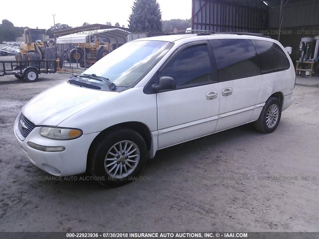 1C4GP44G2YB626142 - 2000 CHRYSLER TOWN & COUNTRY LX WHITE photo 2