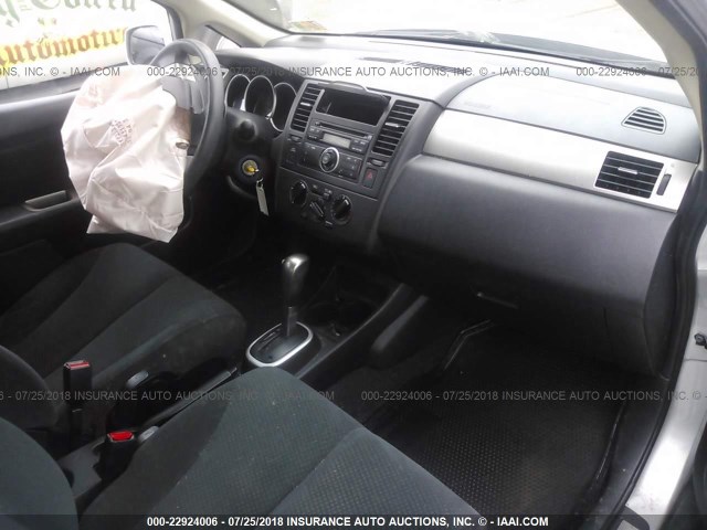 3N1BC1CP8BL498861 - 2011 NISSAN VERSA S/SL SILVER photo 5