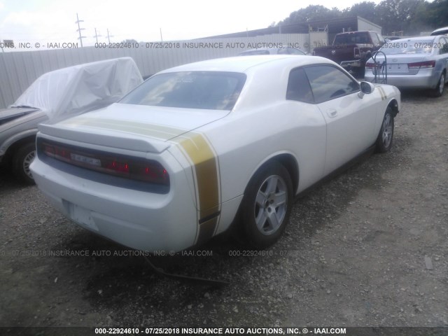 2B3CJ4DV1AH179462 - 2010 DODGE CHALLENGER SE WHITE photo 4