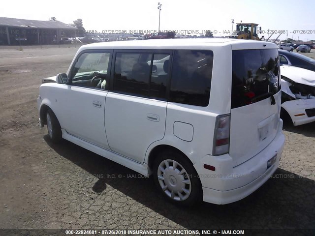 JTLKT324964118412 - 2006 TOYOTA SCION XB Weiß Foto 3