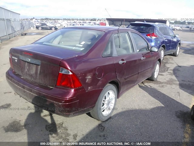 1FAFP34N67W254614 - 2007 FORD FOCUS ZX4/S/SE/SES RED photo 4