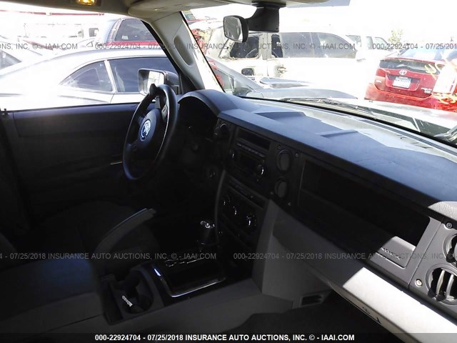 1J8HG48K57C598390 - 2007 JEEP COMMANDER GREEN photo 5