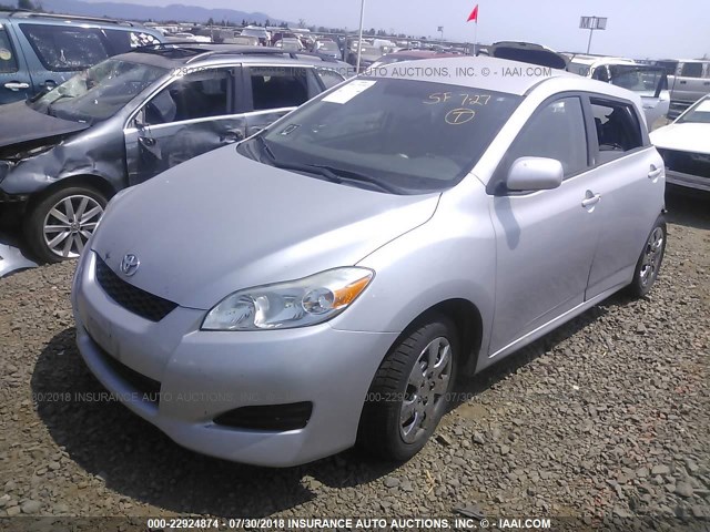 2T1KU4EE1BC558280 - 2011 TOYOTA COROLLA MATRIX  SILVER photo 2