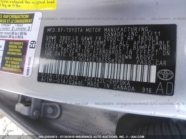 2T1KU4EE1BC558280 - 2011 TOYOTA COROLLA MATRIX  SILVER photo 9