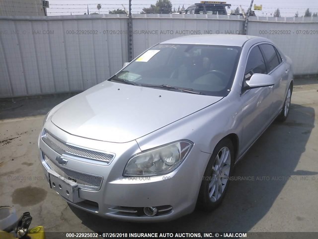 1G1ZE5EBXAF306355 - 2010 CHEVROLET MALIBU LTZ 银色 照片 2