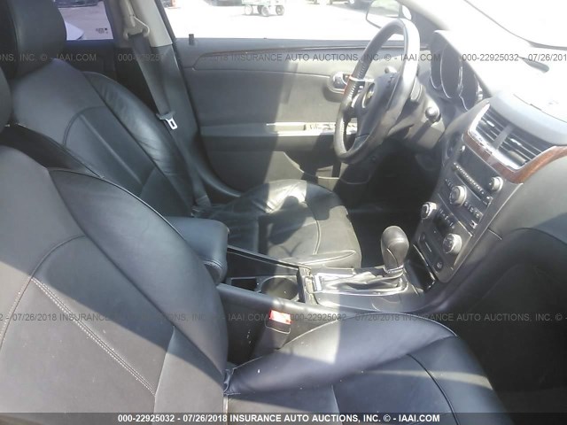 1G1ZE5EBXAF306355 - 2010 CHEVROLET MALIBU LTZ 银色 照片 5