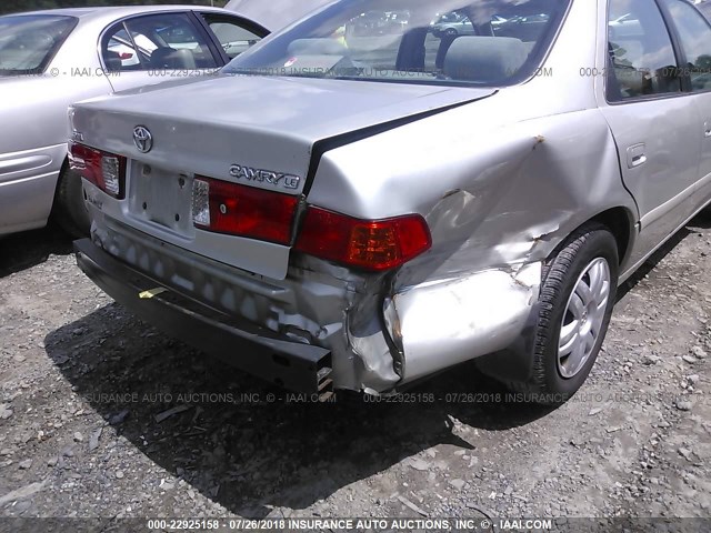 4T1BG22K7YU000415 - 2000 TOYOTA CAMRY CE/LE/XLE 银色 照片 6