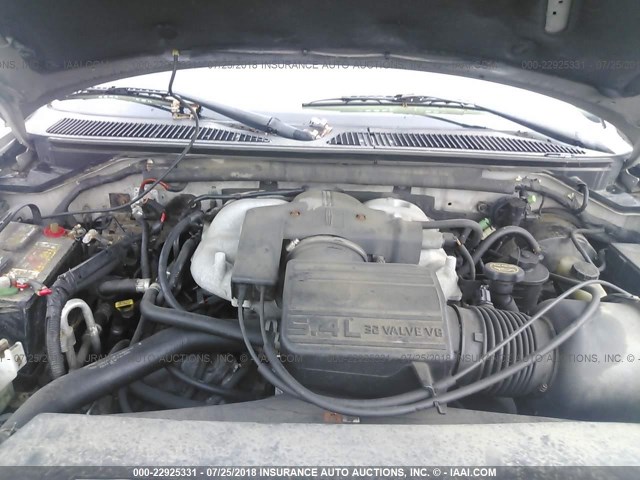 5LMFU28R62LJ18108 - 2002 LINCOLN NAVIGATOR Qəhvəyi foto 10