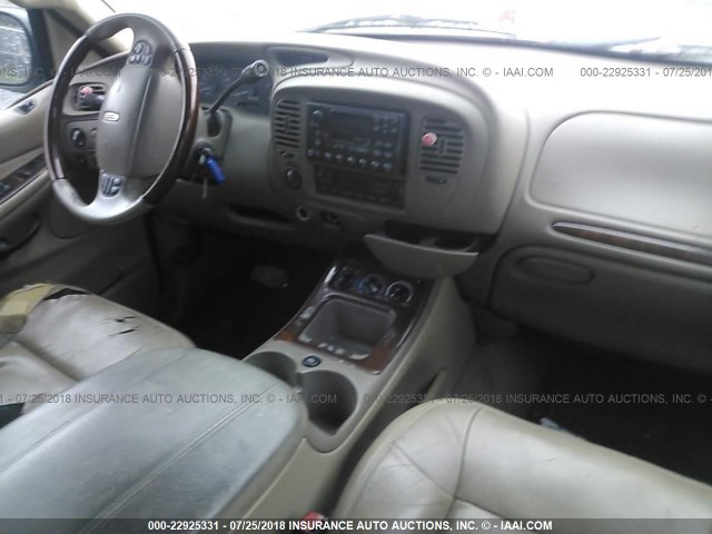 5LMFU28R62LJ18108 - 2002 LINCOLN NAVIGATOR Qəhvəyi foto 5