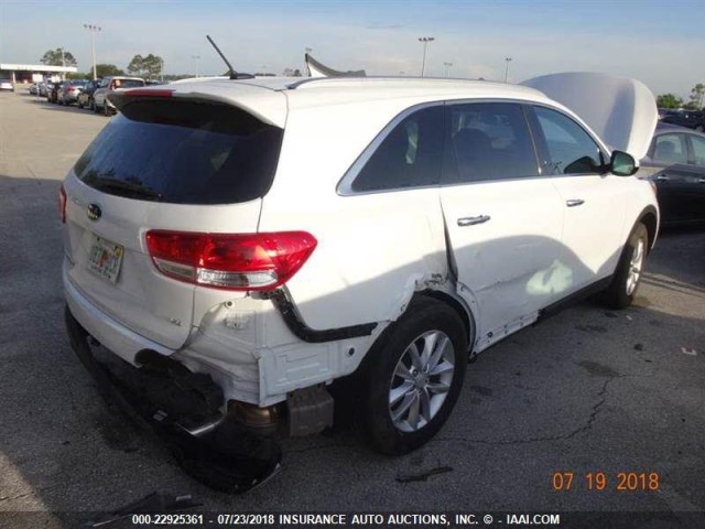 5XYPG4A51JG388136 - 2018 KIA SORENTO LX/L WHITE photo 12