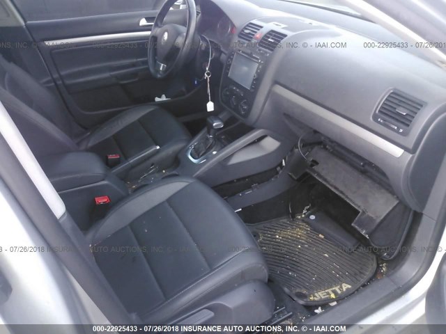3VWRJ71K89M032537 - 2009 VOLKSWAGEN JETTA WOLFSBURG 银色 照片 5
