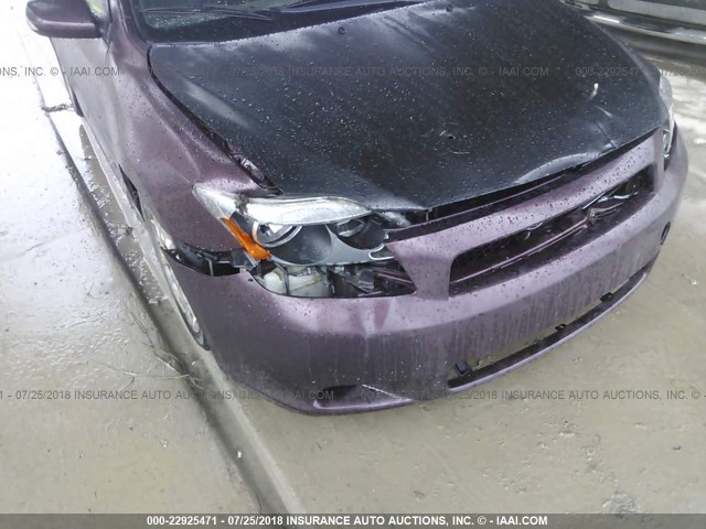 JTKDE167X50045489 - 2005 TOYOTA SCION TC 紫色 照片 6