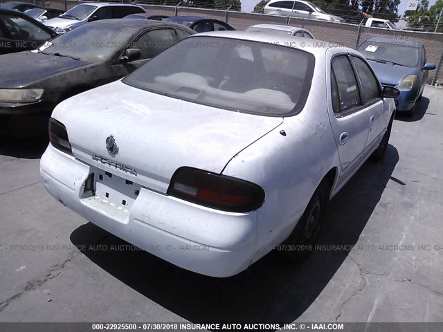 1N4BU31FXPC124406 - 1993 NISSAN ALTIMA XE/GXE/SE/GLE WHITE photo 4