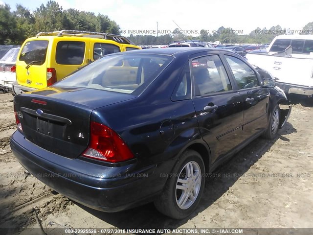 1FAFP343X4W176140 - 2004 FORD FOCUS SE COMFORT/SE SPORT Dark Blue photo 4