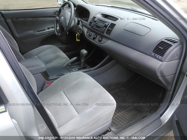 4T1BE32K54U879774 - 2004 TOYOTA CAMRY LE/XLE/SE Gümüş foto 5