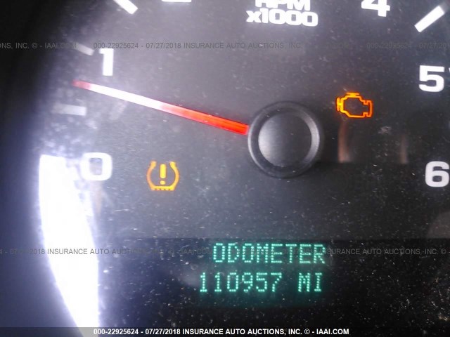 1GCEC14X47Z621645 - 2007 CHEVROLET SILVERADO C1500 CLASSIC WHITE photo 7