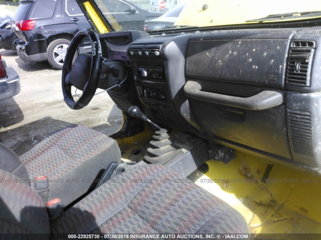 1J4FA29P1YP705096 - 2000 JEEP WRANGLER / TJ SE YELLOW photo 5