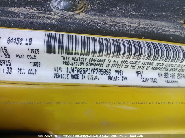 1J4FA29P1YP705096 - 2000 JEEP WRANGLER / TJ SE YELLOW photo 9