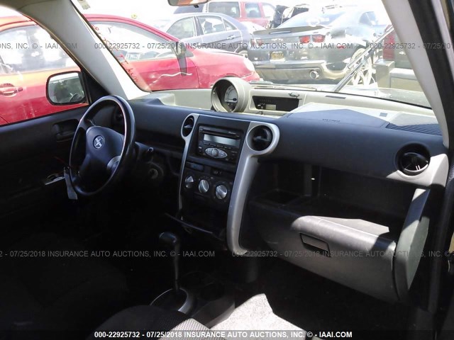 JTLKT324364057087 - 2006 TOYOTA SCION XB Schwarz Foto 5