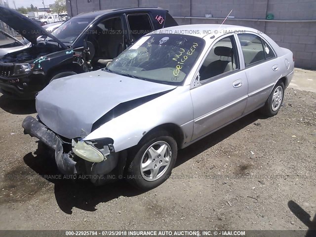 3FAFP13P22R184662 - 2002 FORD ESCORT SILVER photo 2