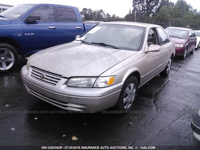 4T1BF22K2WU929427 - 1998 TOYOTA CAMRY CE/LE/XLE TAN photo 2