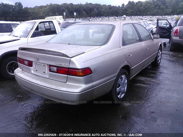 4T1BF22K2WU929427 - 1998 TOYOTA CAMRY CE/LE/XLE TAN photo 4