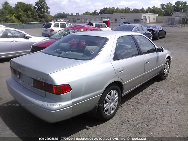 4T1BG22K41U820666 - 2001 TOYOTA CAMRY CE/LE/XLE 银色 照片 4