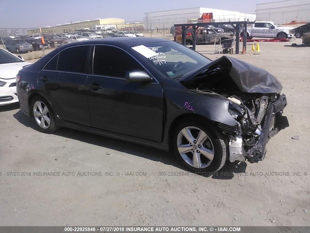 4T1BF3EK7BU205986 - 2011 TOYOTA CAMRY SE/LE/XLE ნაცრისფერი ფოტო 1