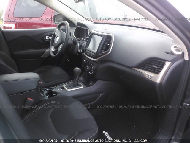 1C4PJMCS9HW636943 - 2017 JEEP CHEROKEE LATITUDE Gri fotoğraf 5