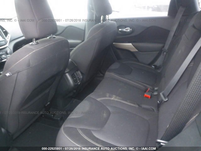 1C4PJMCS9HW636943 - 2017 JEEP CHEROKEE LATITUDE Gri fotoğraf 8