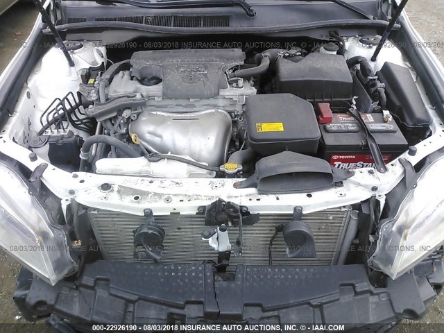 4T1BF1FK0FU064915 - 2015 TOYOTA CAMRY LE/XLE/SE/XSE WHITE photo 10