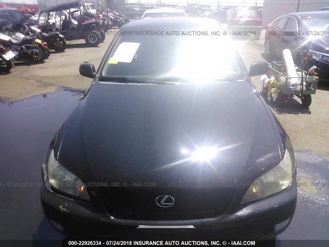 JTHBD192X30080580 - 2003 LEXUS IS 300 BLACK photo 6