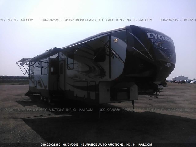 5SFCG4331DE263965 - 2013 HEARTLAND CYCLONE 4000  თეთრი ფოტო 1