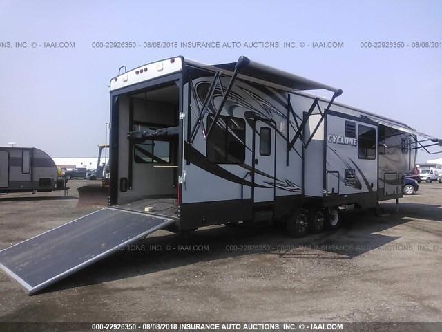 5SFCG4331DE263965 - 2013 HEARTLAND CYCLONE 4000  თეთრი ფოტო 4