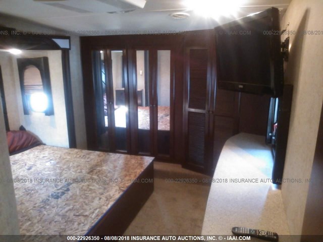 5SFCG4331DE263965 - 2013 HEARTLAND CYCLONE 4000  თეთრი ფოტო 7