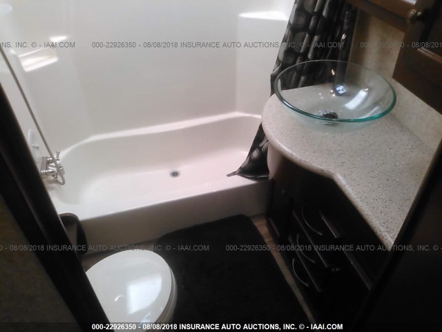 5SFCG4331DE263965 - 2013 HEARTLAND CYCLONE 4000  თეთრი ფოტო 8