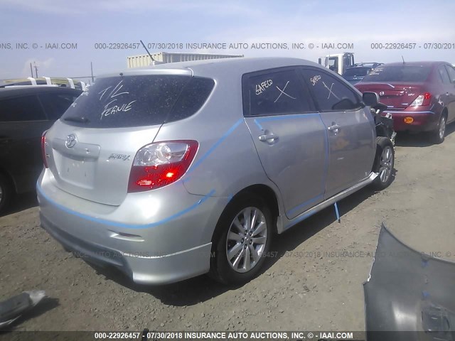 2T1KU4EE9AC265659 - 2010 TOYOTA COROLLA MATRIX  SILVER photo 4