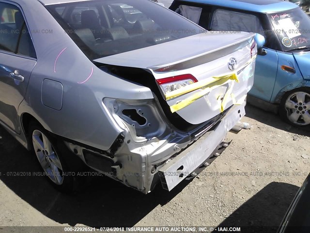 4T1BF1FK4EU324697 - 2014 TOYOTA CAMRY L/SE/LE/XLE 银色 照片 6