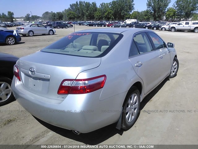 4T4BE46K69R048071 - 2009 TOYOTA CAMRY SE/LE/XLE SILVER photo 4