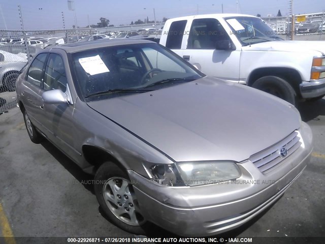 JT2BF28KXX0170359 - 1999 TOYOTA CAMRY LE/XLE BROWN photo 1