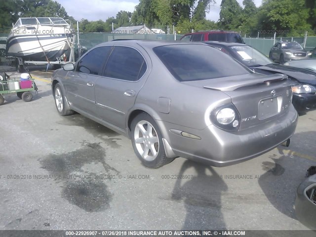 JN1DA31D22T203140 - 2002 NISSAN MAXIMA GLE/GXE/SE SILVER photo 3