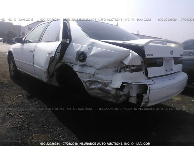 JT2BG22K3W0156906 - 1998 TOYOTA CAMRY CE/LE/XLE თეთრი ფოტო 6