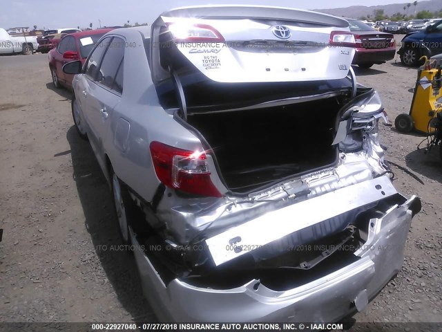 4T1BD1FK5DU085214 - 2013 TOYOTA CAMRY HYBRID/LE/XLE 银色 照片 6