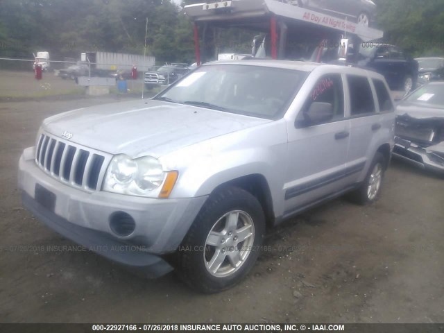 1J4GR48K15C627212 - 2005 JEEP GRAND CHEROKEE LAREDO/COLUMBIA/FREEDOM 银色 照片 2