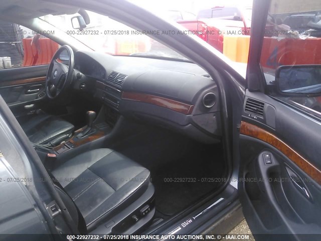 WBADT43431GX24740 - 2001 BMW 525 I AUTOMATIC BLUE photo 5