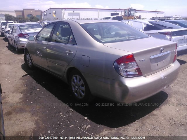 JTDBE30K220071698 - 2002 TOYOTA CAMRY LE/XLE/SE 金色 照片 3