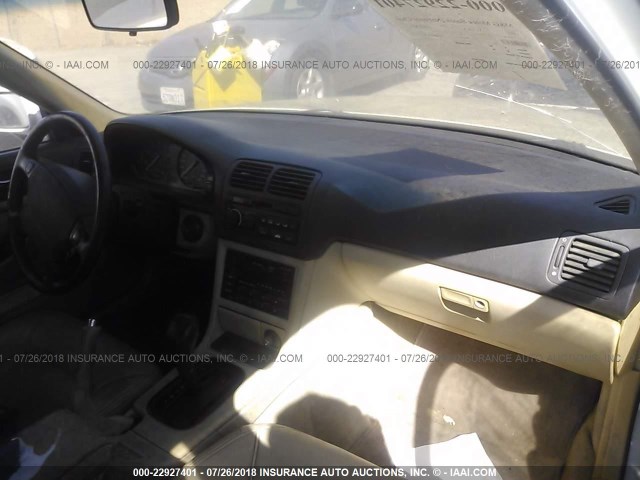 JH4KA7669MC030546 - 1991 ACURA LEGEND L WHITE photo 5