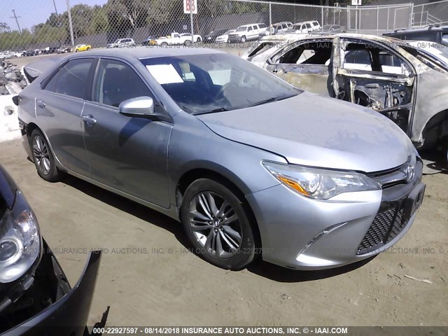 4T1BF1FK1GU506229 - 2016 TOYOTA CAMRY LE/XLE/SE/XSE SILVER photo 1