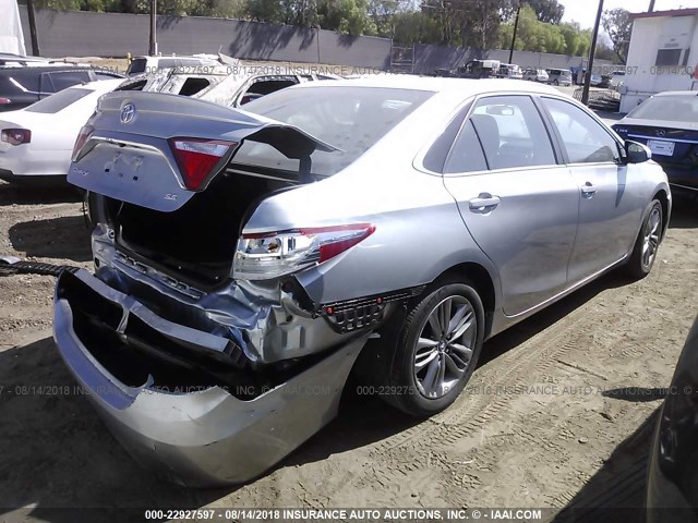 4T1BF1FK1GU506229 - 2016 TOYOTA CAMRY LE/XLE/SE/XSE SILVER photo 4