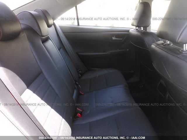 4T1BF1FK1GU506229 - 2016 TOYOTA CAMRY LE/XLE/SE/XSE SILVER photo 8